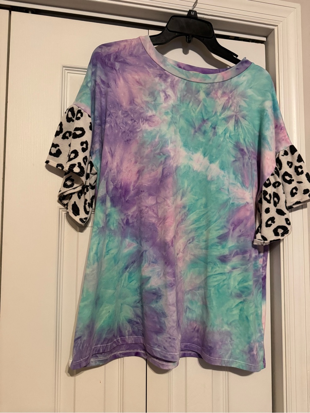 Women’s Tie-Dye Short Sleeve Tee in Mint & Lavender with Leopard Ruffle Sleeves